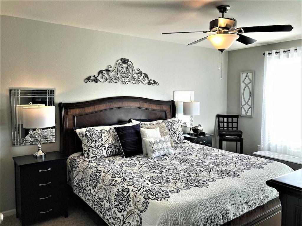Peaceful 1st Floor Lakeside Minutes From Osage And Ozark State Park