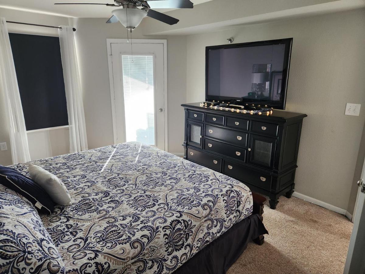 Peaceful 1st Floor Lakeside Minutes From Osage And Ozark State Park Holiday home Kaiser