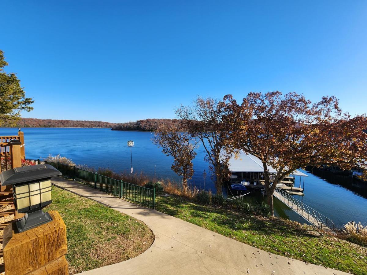 Holiday home Peaceful 1st Floor Lakeside Minutes From Osage And Ozark State Park